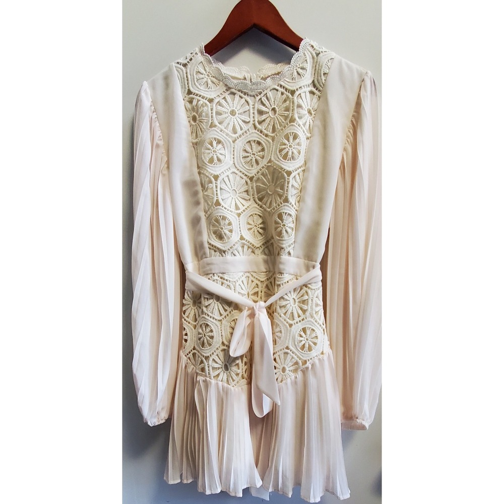 AROSE Studio Jules Dress L Cream NWT Stunning Pleat Crochet Style Lace/Line/Belt - Picture 3 of 16